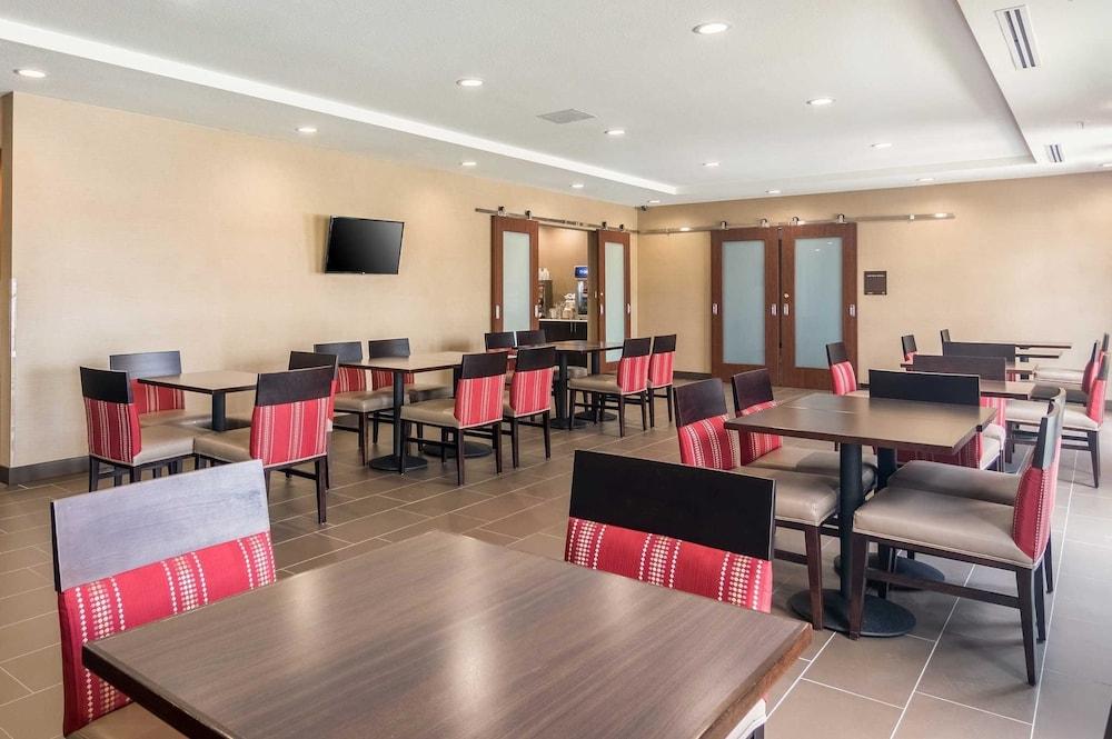 Comfort Suites Fairgrounds West Oklahoma City Exterior foto